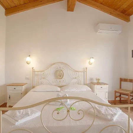 Gospodarstwo agroturystyczne Agriturismo Mieleamaro Olbia