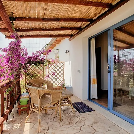 مزرعة للإقامة Agriturismo Mieleamaro