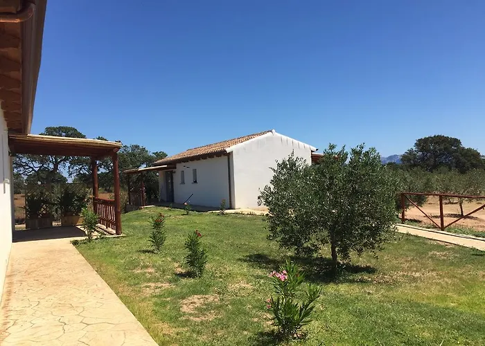 Agriturismo Mieleamaro Alloggio per agriturismo Olbia